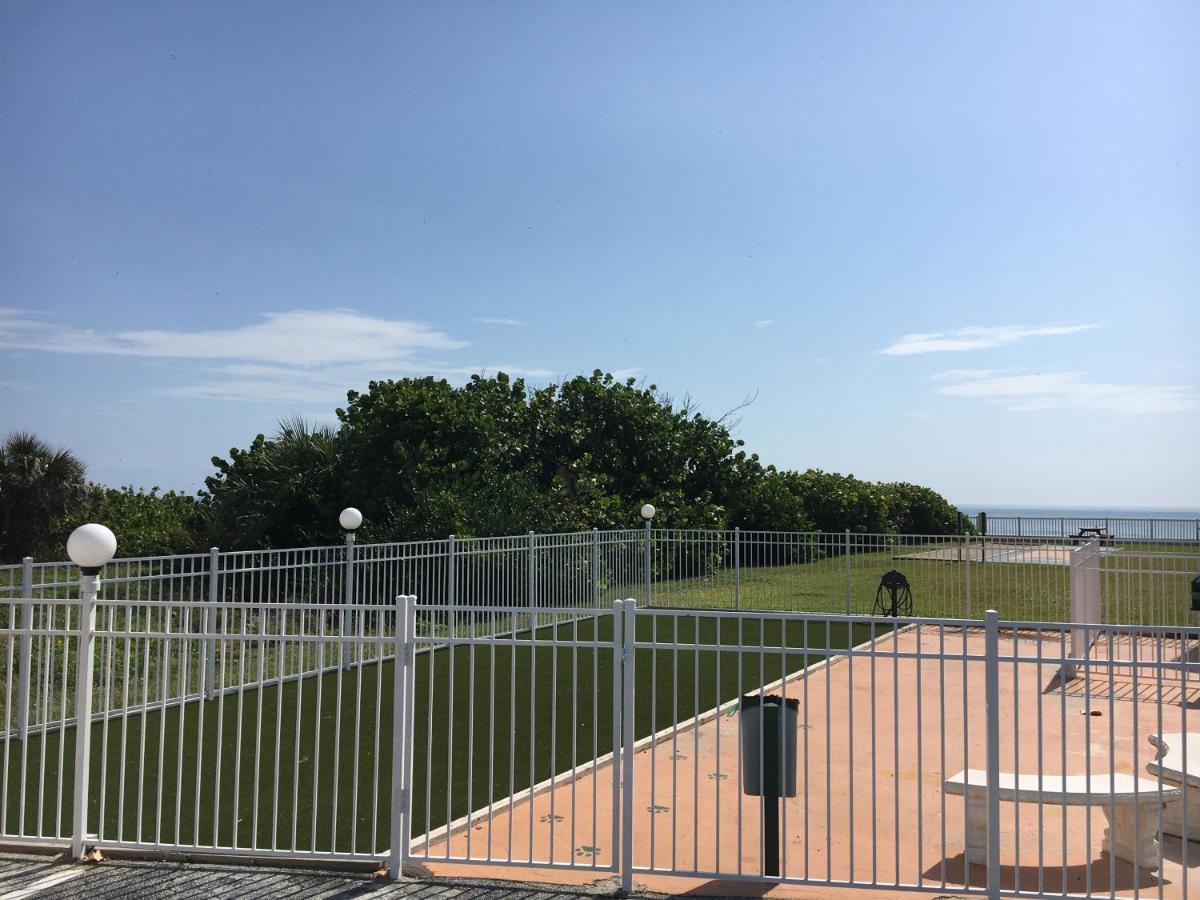 Paradise Beach Club - Oceanfront And Penthouse Satellite Beach Ngoại thất bức ảnh
