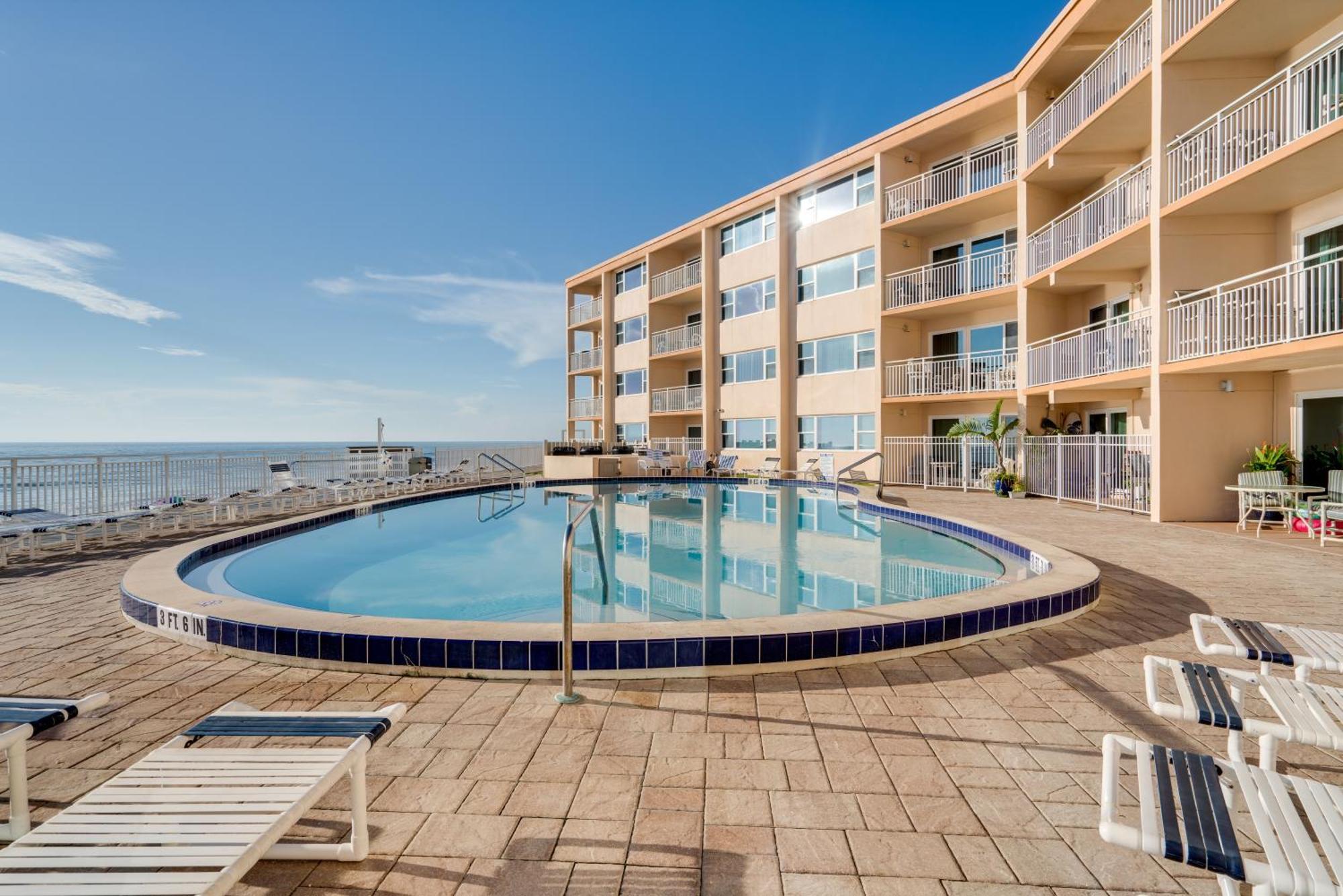 Paradise Beach Club - Oceanfront And Penthouse Satellite Beach Ngoại thất bức ảnh
